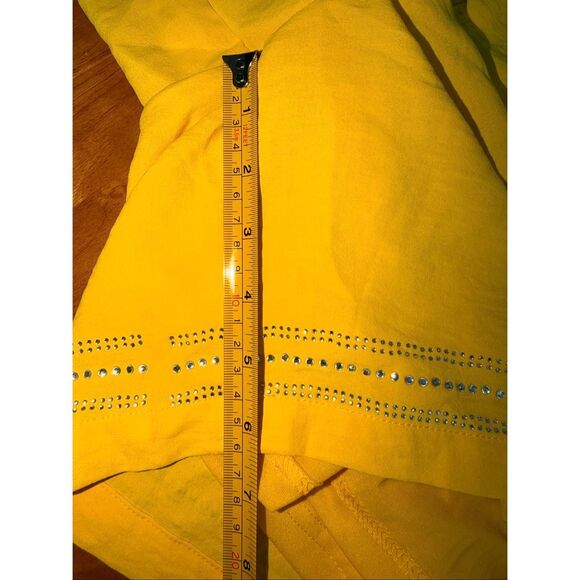 ASHLEY STEWART - Women's Yellow Shirt & Shorts Set Size Top 10/12 Shorts 14/16 - Picture 6 of 12